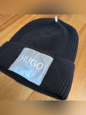 HUGO Hugo Boss Black Ribbed Cuffed Beanie Silver Patch Label